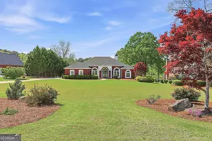 110 Lake Park Ct, Sharpsburg, GA 30277 - Photo 4