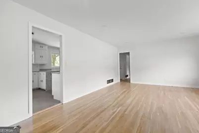 8 Larose Drive SW, Marietta, GA 30060 - Photo 6