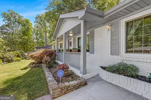 1040 Clifton Cir SE, Smyrna, GA 30080 - Photo 2