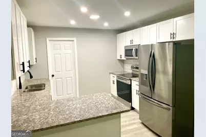 5019 Peach Mountain Circle, Gainesville, GA 30507 - Photo 6