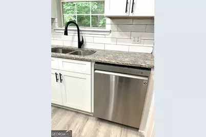 5019 Peach Mountain Circle, Gainesville, GA 30507 - Photo 8