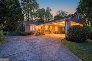 533 Wildwood Cir, Clarkesville, GA 30523 - Photo 2