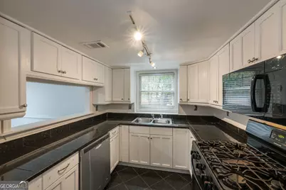 9070 Cobbler Court, Roswell, GA 30076 - Photo 8