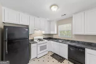 3602 Bristol Overlook, Rex, GA 30273 - Photo 10