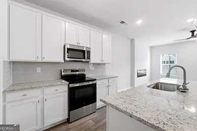3637 Parkway James Drive, Snellville, GA 30039 - Photo 16