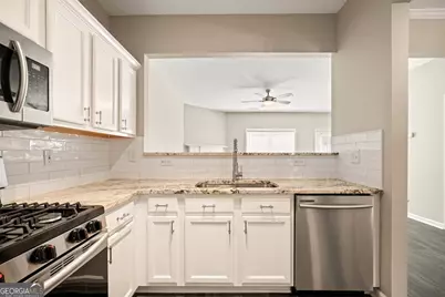 2045 Lakeshore Overlook Drive NW, Kennesaw, GA 30152 - Photo 10