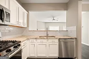 2045 Lakeshore Overlook Dr NW, Kennesaw, GA 30152 - Photo 10