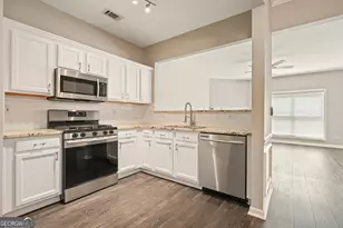 2045 Lakeshore Overlook Dr NW, Kennesaw, GA 30152 - Photo 10