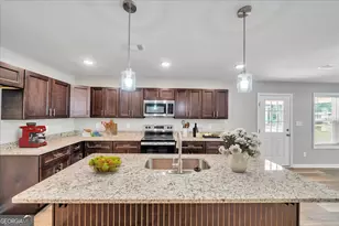 108 Laurel Oak Ln, Warner Robins, GA 31093 - Photo 4