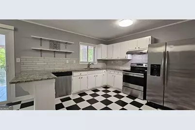 1096 De Leon Court, Clarkston, GA 30021 - Photo 10