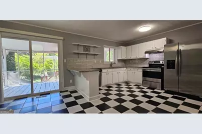 1096 De Leon Court, Clarkston, GA 30021 - Photo 6