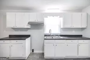 918 Henderson St, Dublin, GA 31021 - Photo 18