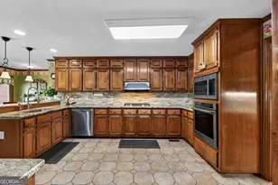 205 Eastfield Dr, McDonough, GA 30252 - Photo 12