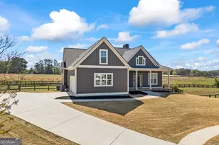 225 Wicklow Ct, Hoschton, GA 30548 - Photo 2