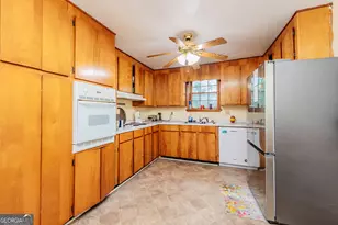 113 Sunnydale Dr, Warner Robins, GA 31088 - Photo 4