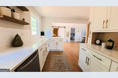 2402 Lancelot Drive, Decatur, GA 30033 - Photo 10