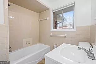 3075 Thrasher Cir, Decatur, GA 30032 - Photo 12