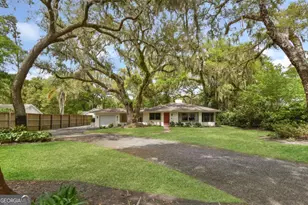 205 Youngwood Dr, Saint Simons, GA 31522 - Photo 2