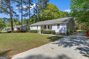 1121 Granite Ln, Loganville, GA 30052 - Photo 2