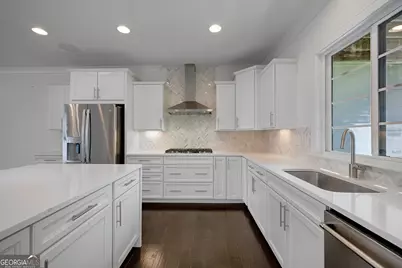 824 Stone Ridge Lane, Atlanta, GA 30324 - Photo 10