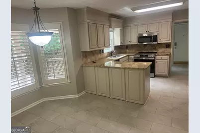 180 Forrest Lake Drive, Fayetteville, GA 30215 - Photo 6