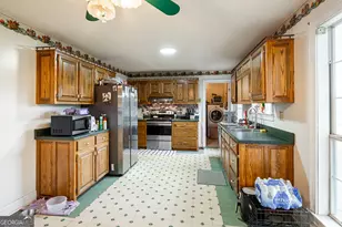 2356 Stone Dr, Comer, GA 30629 - Photo 10