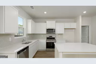 43 Weymouth Drive, Locust Grove, GA 30248 - Photo 2