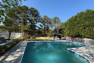 2015 Wood Valley Dr, Loganville, GA 30052 - Photo 2