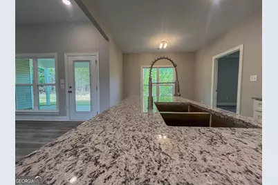 711 Flanders Court, Dublin, GA 31021 - Photo 12