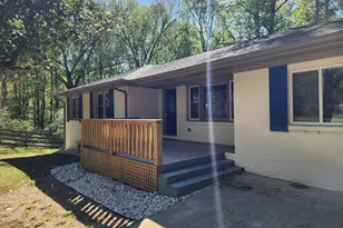 718 Springlake Rd, Lawrenceville, GA 30045 - Photo 2