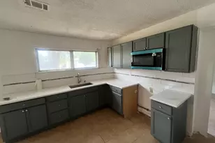 471 Ridgecrest Dr, Riverdale, GA 30274 - Photo 12