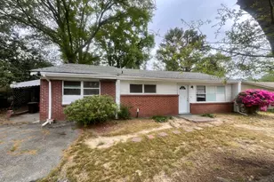 471 Ridgecrest Dr, Riverdale, GA 30274 - Photo 2