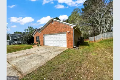 11647 Matthews Trail, Hampton, GA 30228 - Photo 2