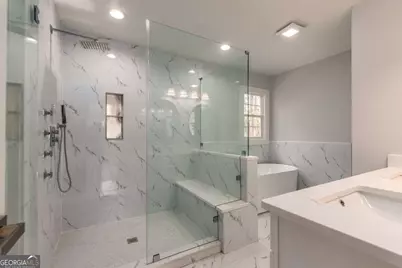 330 London Dale, Woodstock, GA 30189 - Photo 4