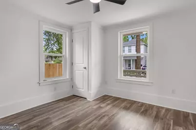 1126 E Waldburg Street, Savannah, GA 31401 - Photo 28