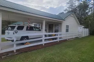 30 S McCrorie St, Baxley, GA 31513 - Photo 2