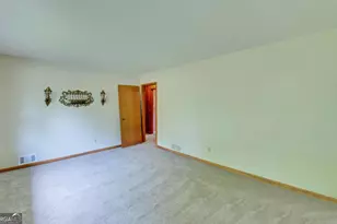 586 Collins Rd, Toccoa, GA 30577 - Photo 8