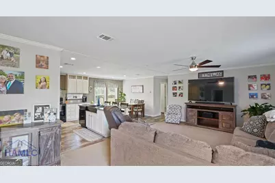 876 Hires Road, Jesup, GA 31545 - Photo 8