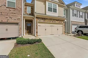 7641 Squire Ct, Fairburn, GA 30213 - Photo 2