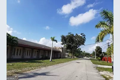 310 Sinbad Avenue, Opa Locka, FL 33054 - Photo 4