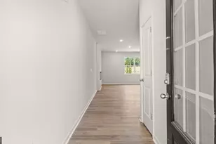 1821 Mdw Grn Cir, Gainesville, GA 30501 - Photo 2