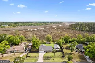 195 Windsor Cir, Woodbine, GA 31569 - Photo 32