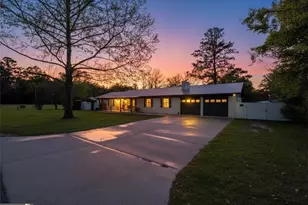 2075 Sylvia Ln, Waycross, GA 31503 - Photo 2