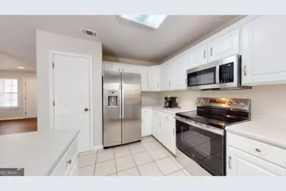 704 Hillwood Drive, Statesboro, GA 30458 - Photo 12