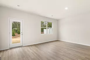 210 Kenmore Cir, Perry, GA 31069 - Photo 12