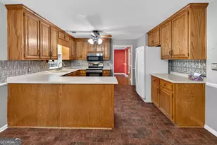 561 Leguin Mill Rd, Locust Grove, GA 30248 - Photo 14