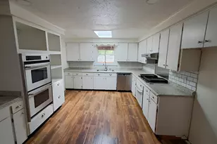 401 Forsyth St, Barnesville, GA 30204 - Photo 10