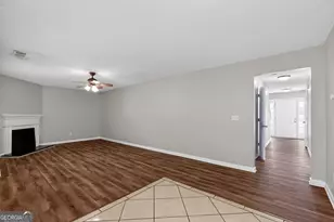 2404 Raven Cir, Lithonia, GA 30058 - Photo 10