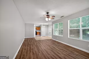 2404 Raven Cir, Lithonia, GA 30058 - Photo 12