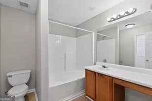 2404 Raven Cir, Lithonia, GA 30058 - Photo 26